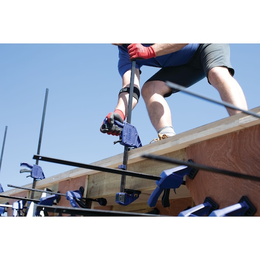 QUICK-GRIP® Heavy-Duty One-Handed Bar Clamps