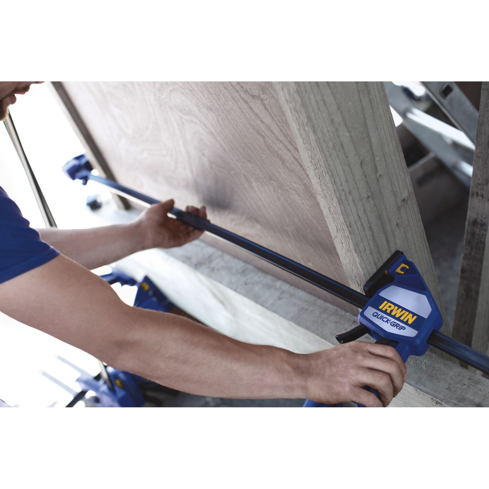 QUICK-GRIP® Heavy-Duty One-Handed Bar Clamps | IRWIN