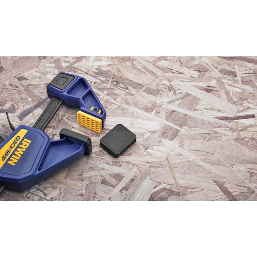 QUICK-GRIP® Medium-Duty One-Handed Bar Clamps