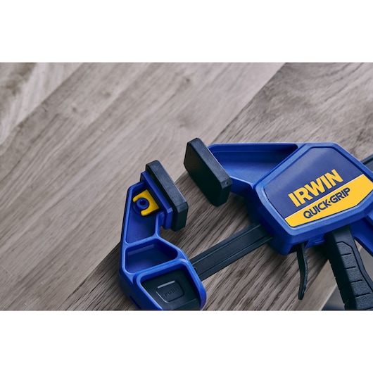 QUICK-GRIP® Medium-Duty One-Handed Bar Clamps