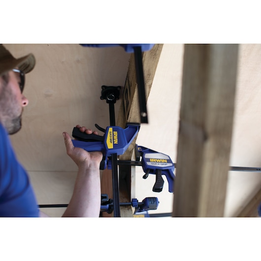 QUICK-GRIP® Medium-Duty One-Handed Bar Clamps