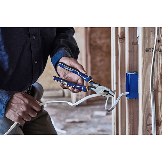 IRWIN® 9.5 in. Vise-Grip® Electrical Lineman's Plier Application