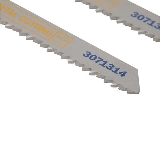 Photo of IRWIN 3071314 metal cutting saw blades, close-up on teeth and model number, white background.