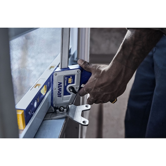 Single IRWIN Quick-Lift Construction Jack Leveling Window