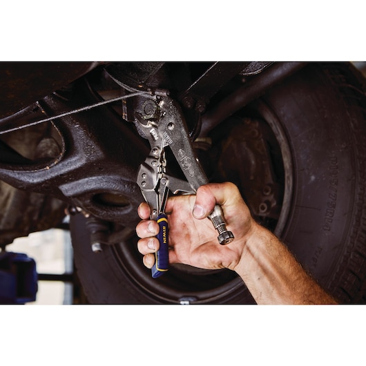 New Fast Release™ Curved Jaw Locking Pliers with Wire Cutter