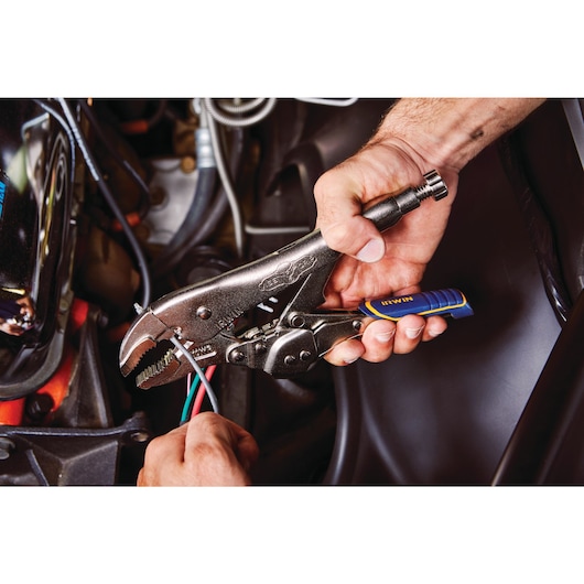 New Fast Release™ Curved Jaw Locking Pliers with Wire Cutter
