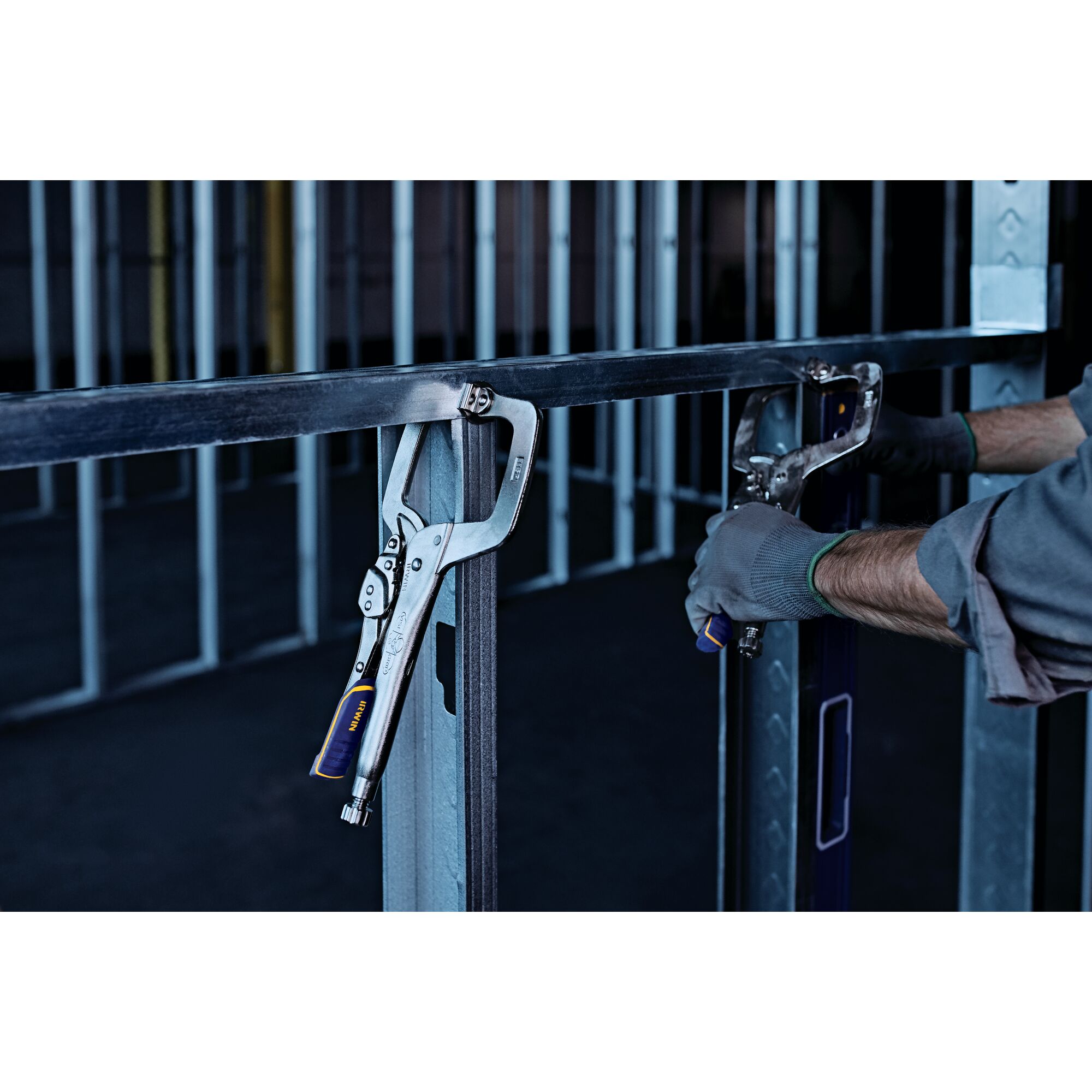 New Fast Release™ Locking Clamp With Swivel Pads | IRWIN
