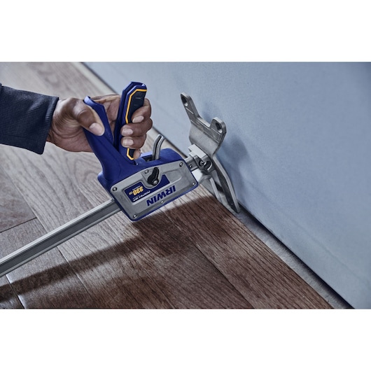 IRWIN Quick-Lift Construction Jack Separating Floor from Wall