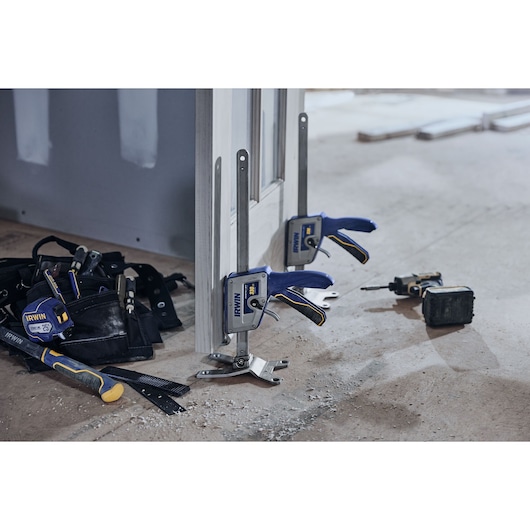 IRWIN Quick-Lift Construction Jack Lifting Door